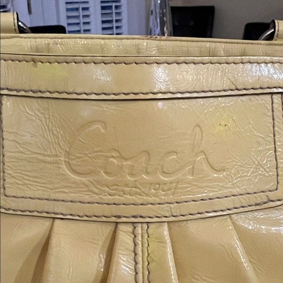 Coach Vintage East West Gallery Yellow Patent Leather Tote Bag. GUC. - Picture 10 of 15
